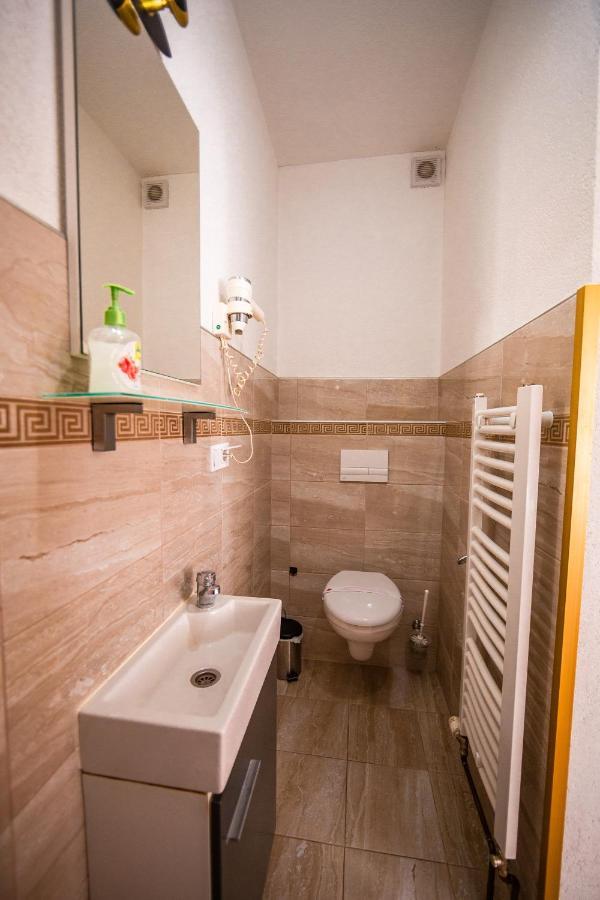Apartmani Li Ливно Екстериор снимка